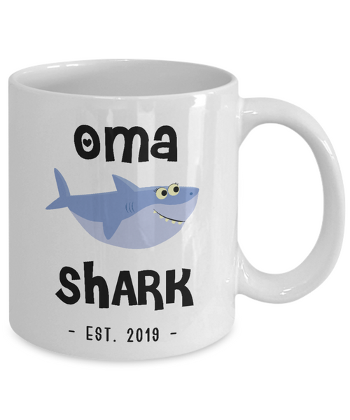 Oma Shark Mug New Oma Est 2019 Do Do Do Expecting Omas Baby Shower Pregnancy Reveal Announcement Gifts Coffee Cup
