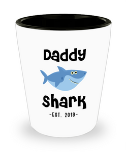 Daddy Shark Father's Day Gifts New Dad Est 2019 Do Do Do Expecting Dad Pregnancy Announcement Ceramic Shot Glass