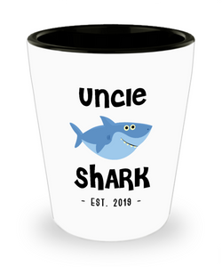 Uncle Shark New Uncle Est 2019 Do Do Do Expecting Uncles Pregnancy Reveal Announcement Gifts Ceramic Shot Glass